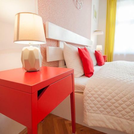 Spacious Stylish Apartment In Old Town Сибиу Екстериор снимка