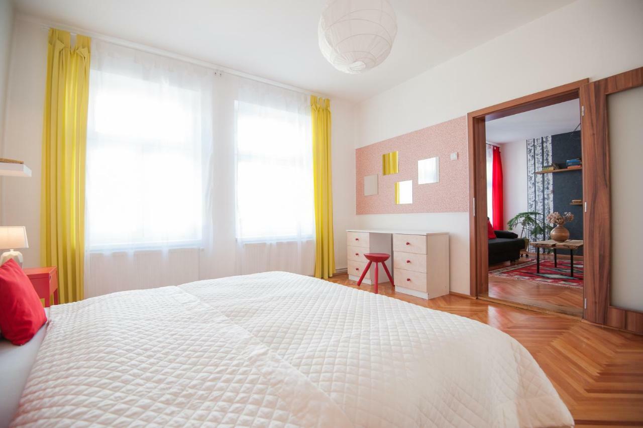 Spacious Stylish Apartment In Old Town Сибиу Екстериор снимка