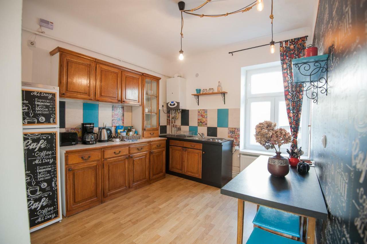 Spacious Stylish Apartment In Old Town Сибиу Екстериор снимка
