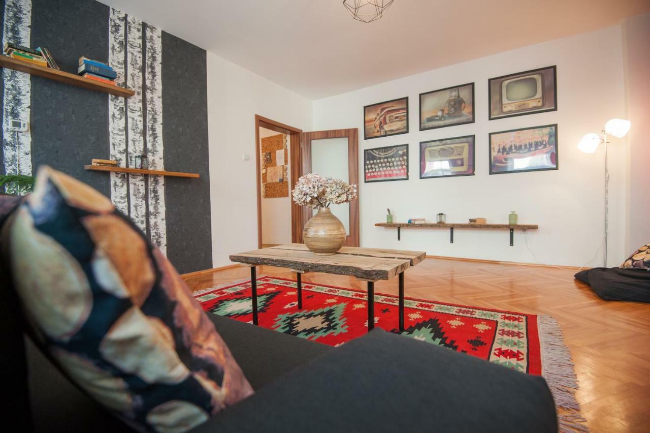 Spacious Stylish Apartment In Old Town Сибиу Екстериор снимка